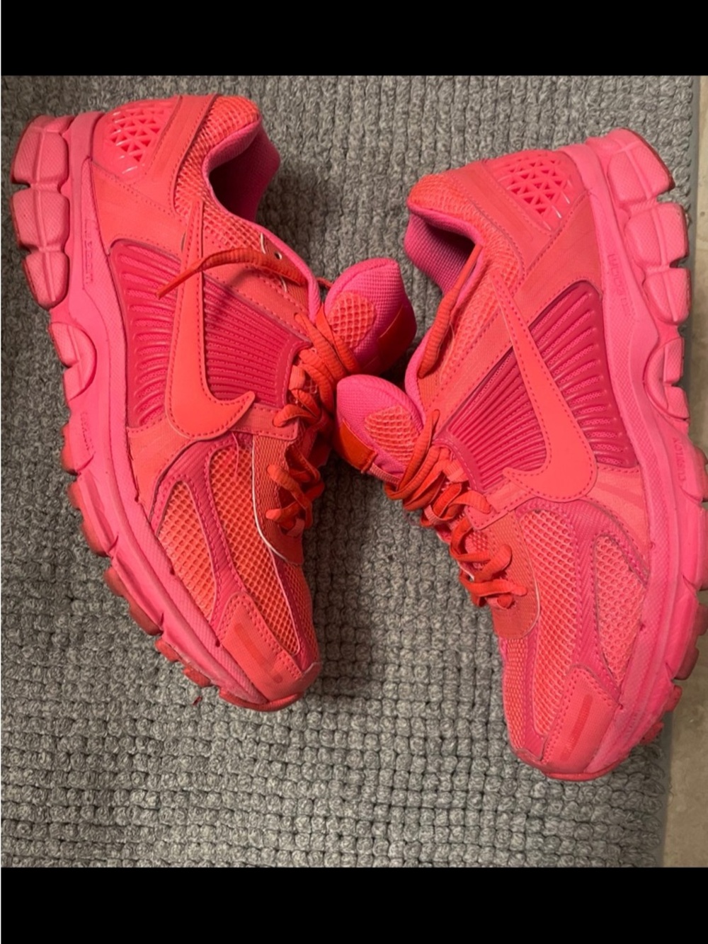 Women’s Nike Vomero Hot Punch Pink
